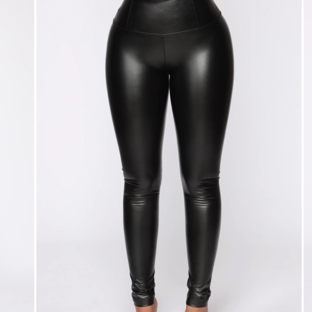 VEGAN LEATHER LEGGINGS